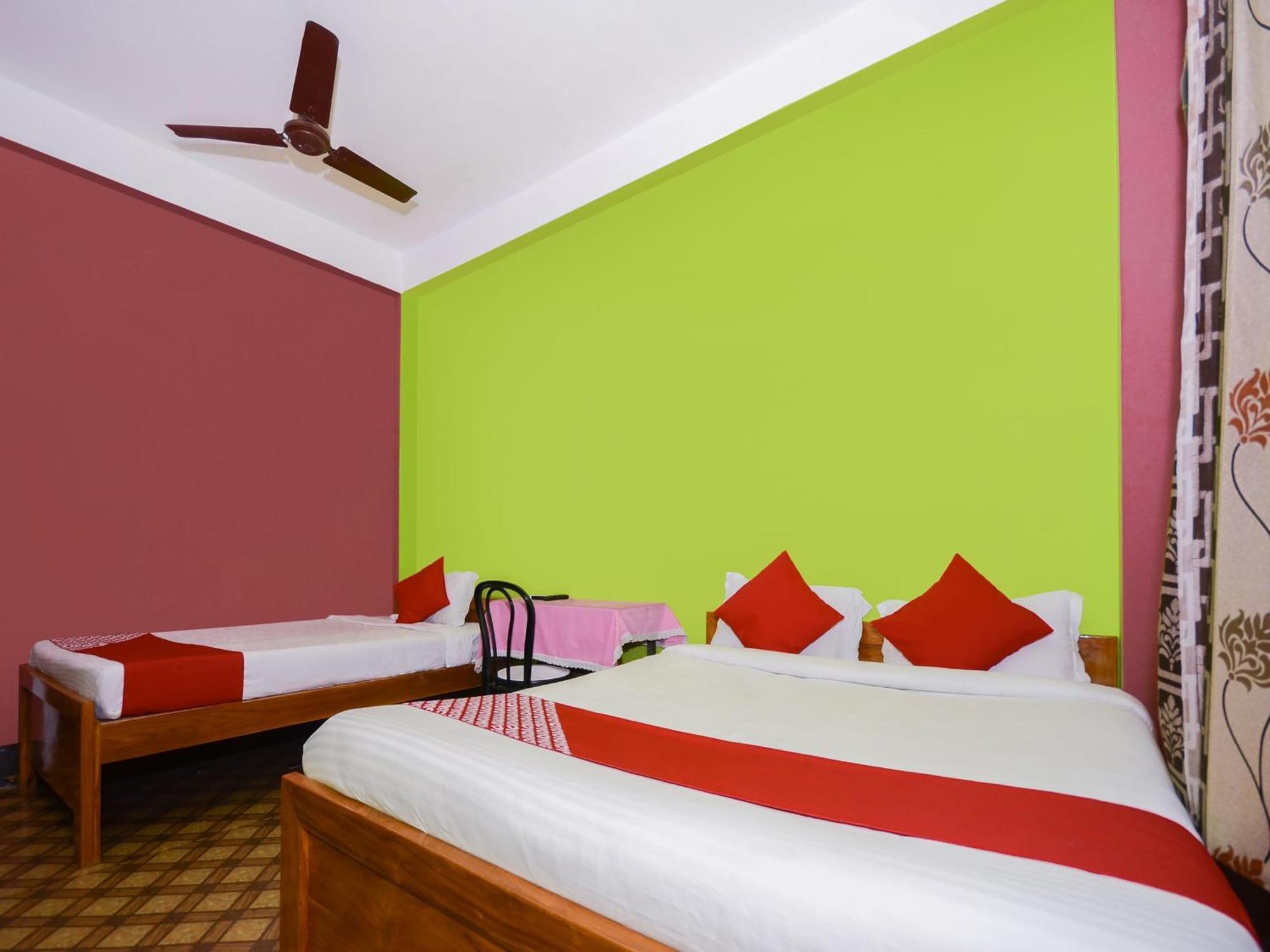 OYO 37875 Hotel Kirtti Inn Soalkuchi Esterno foto